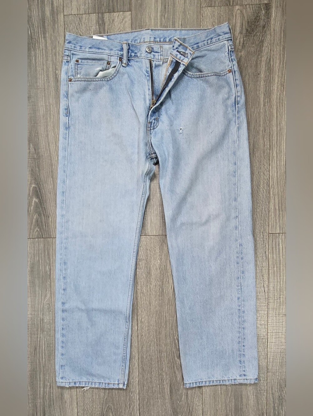 Levi’s 505 Regular Fit Jeans Men’s 36x29 Light Wash Straight Leg Denim.